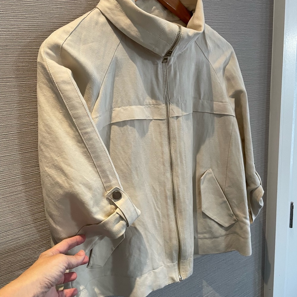 Ann Taylor spring jacket.  Soft fabric. Size 4.